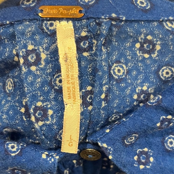 Free People Blue Changing Times Long Sleeve Tunic Top Boho Bandana Print Sz L - Picture 9 of 11